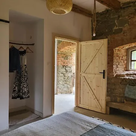 Vegan House - Kamienny 미에드지레시